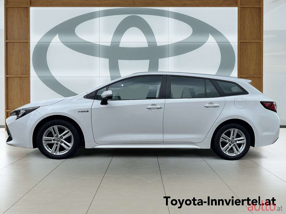 2021' Toyota Corolla photo #2