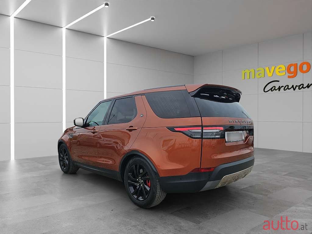 2019' Land Rover Discovery photo #3