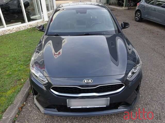 2019' Kia Proceed photo #3