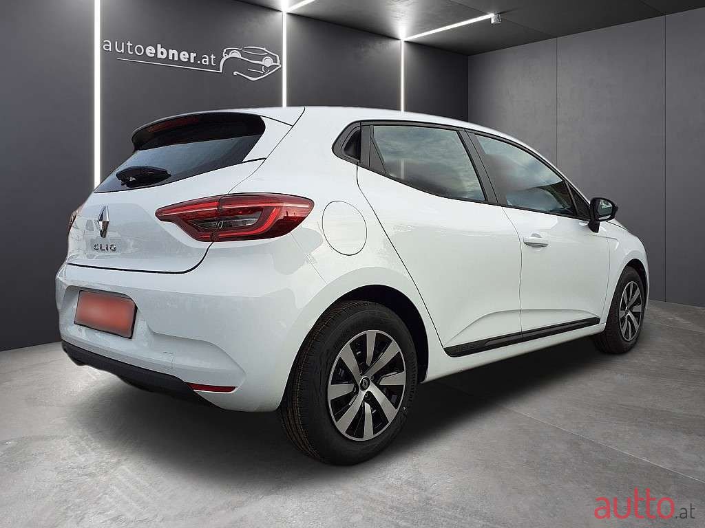 2023' Renault Clio photo #5