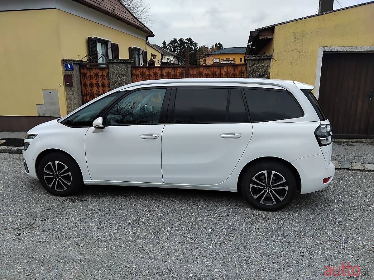 2019' Citroen Grand C4 SpaceTourer photo #3