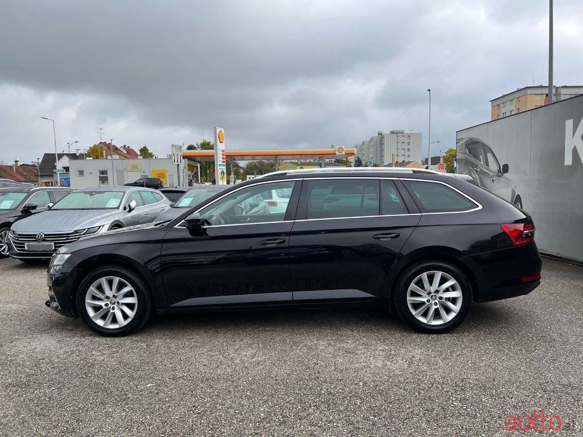2020' Skoda Superb photo #6
