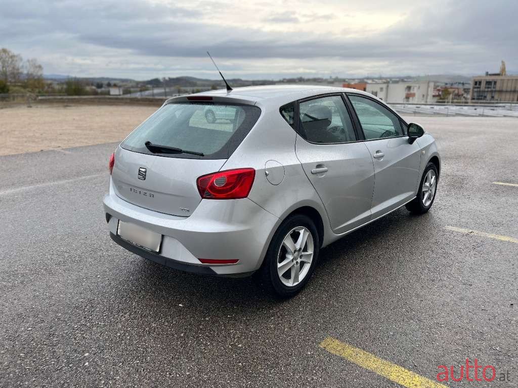 2015' SEAT Ibiza photo #5