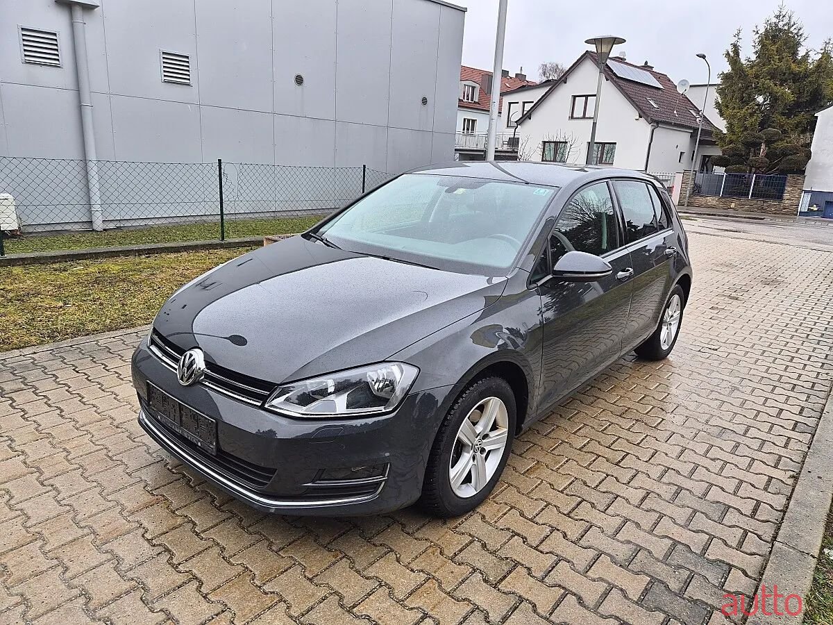 2014' Volkswagen Golf photo #1