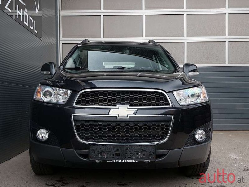 2011' Chevrolet Captiva photo #2