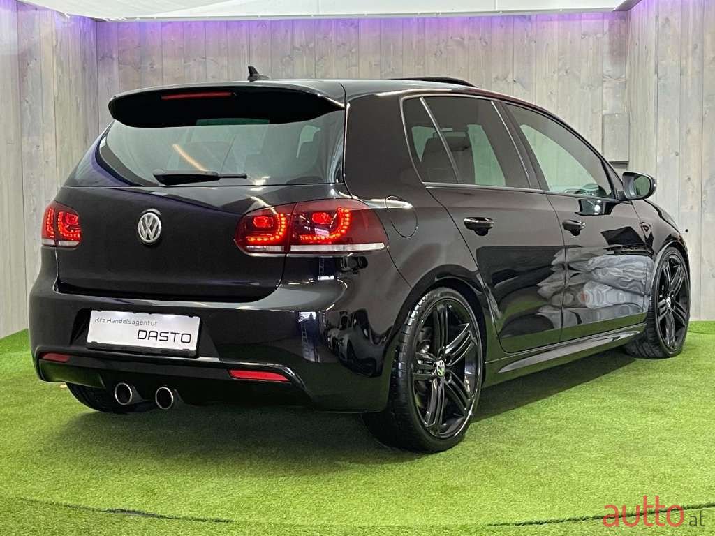 2011' Volkswagen Golf photo #2