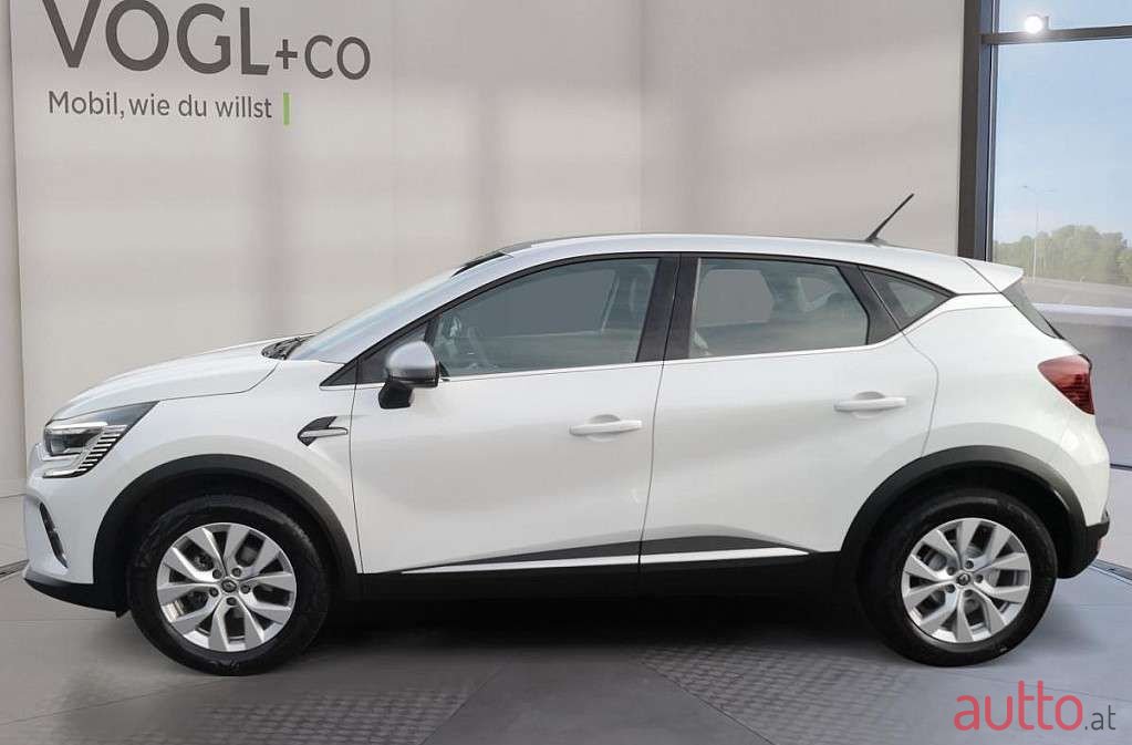 2021' Renault Captur photo #2