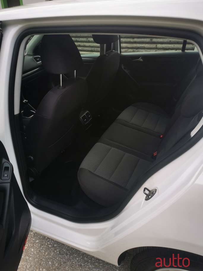 2012' Volkswagen Golf photo #5