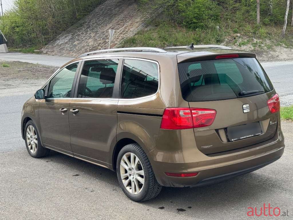 2011' SEAT Alhambra photo #2