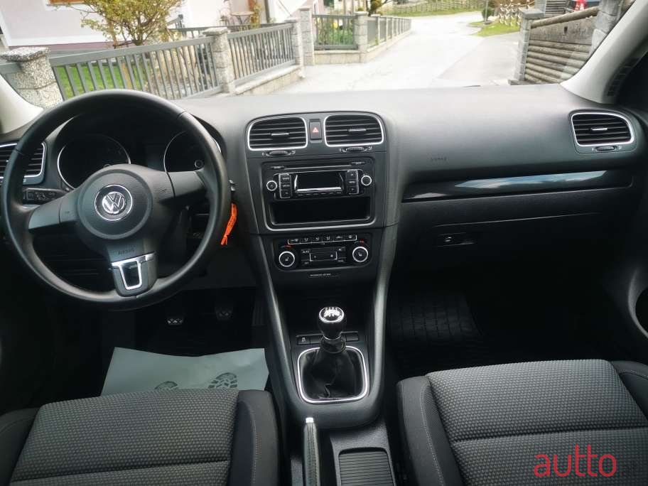 2012' Volkswagen Golf photo #6
