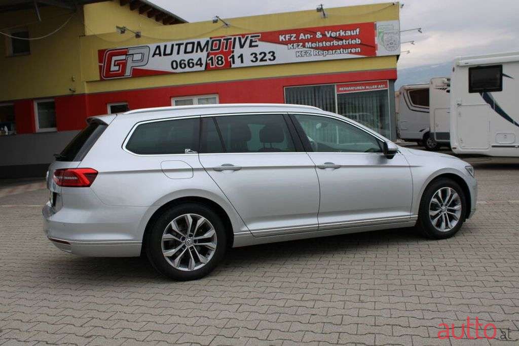 2016' Volkswagen Passat photo #4