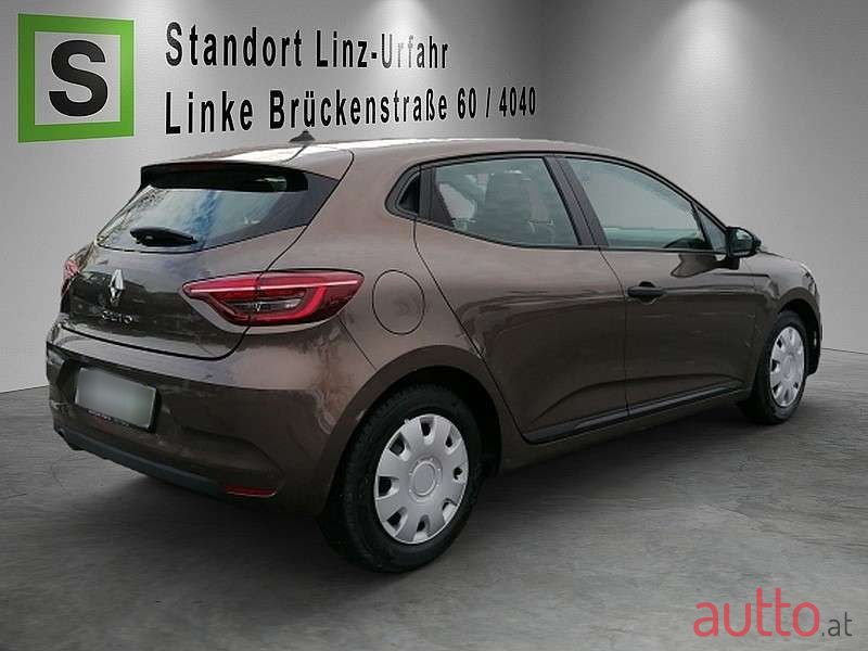 2021' Renault Clio photo #3