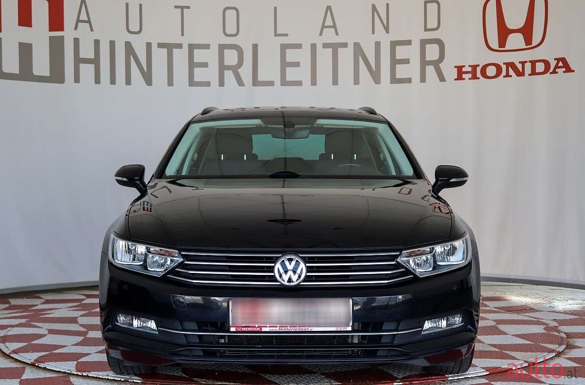 2019' Volkswagen Passat photo #5