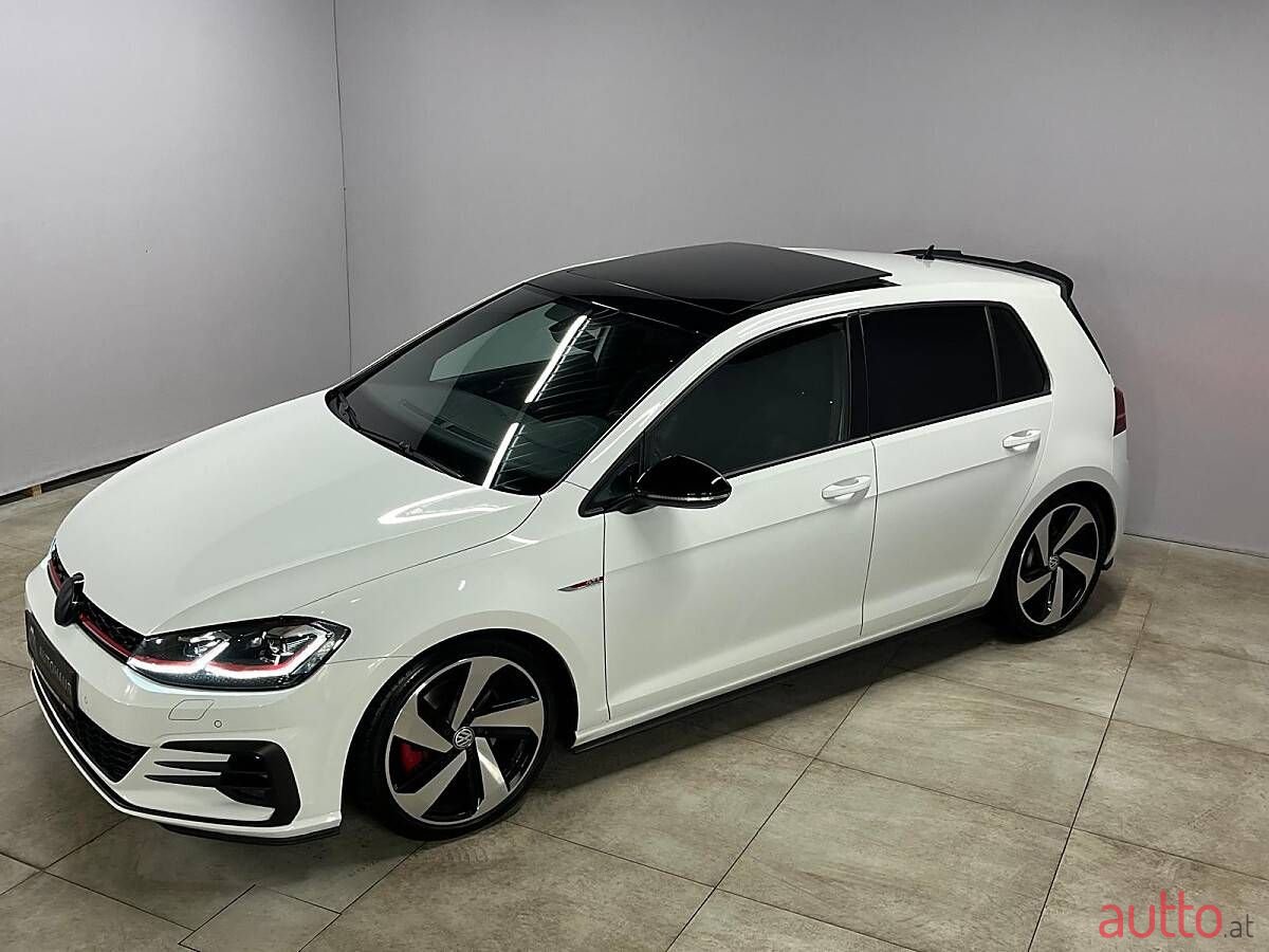 2018' Volkswagen Golf photo #4