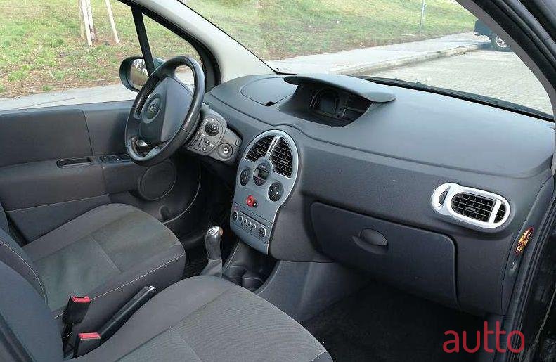 2010' Renault Modus photo #2