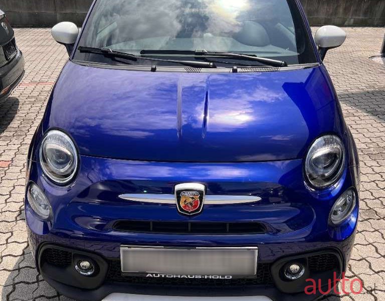 2021' Fiat 500 Abarth photo #1