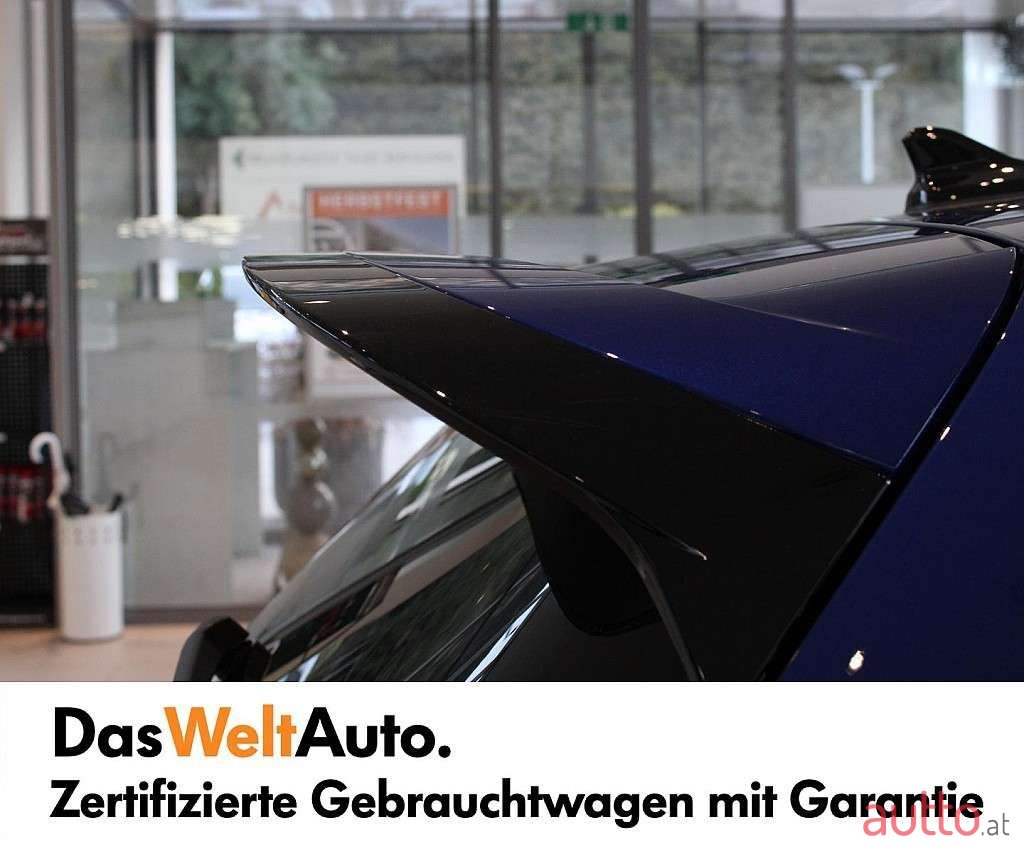 2023' Volkswagen Golf photo #5