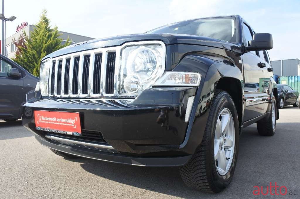 2010' Jeep Cherokee photo #3