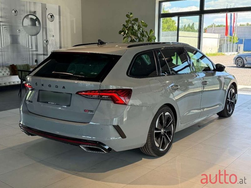 2021' Skoda Octavia photo #3