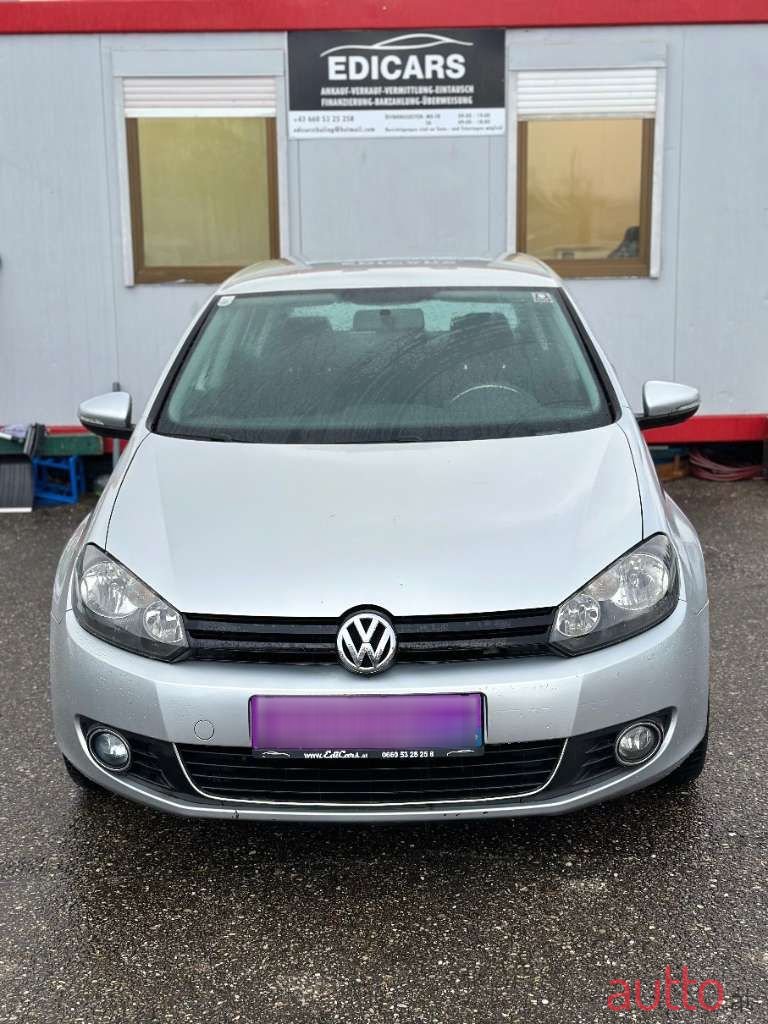 2011' Volkswagen Golf photo #3