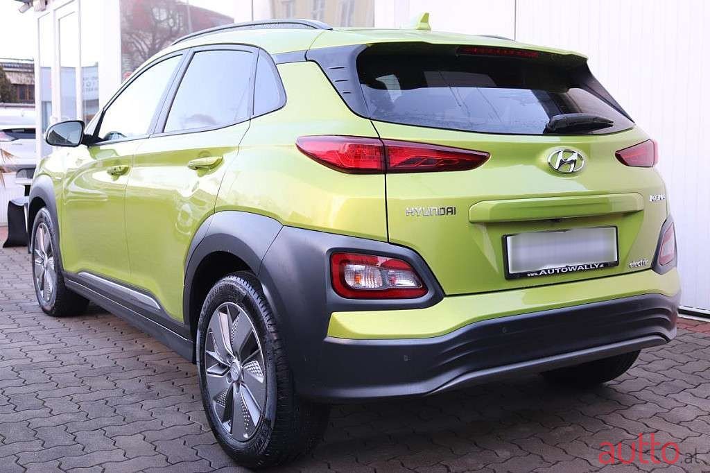 2020' Hyundai Kona photo #2