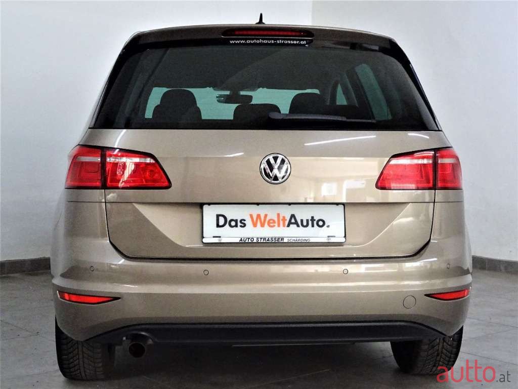 2016' Volkswagen Golf photo #5