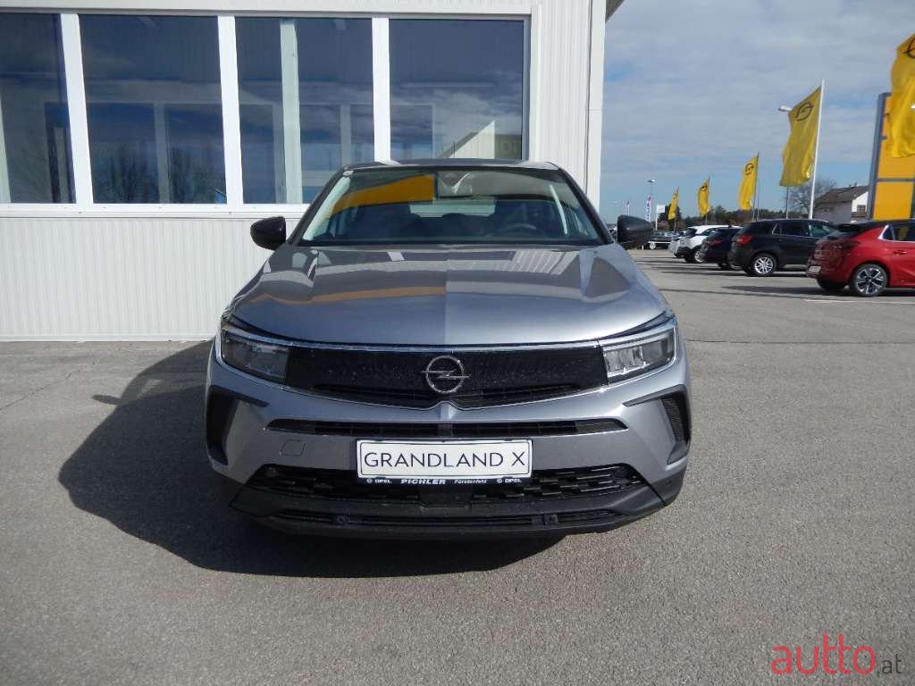 2022' Opel Grandland X photo #2