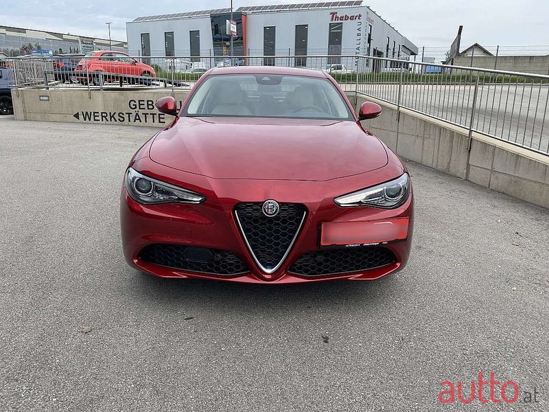 2022' Alfa Romeo Giulia photo #3