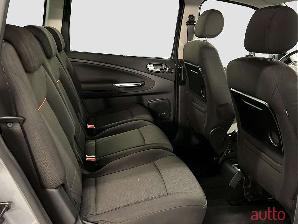 2009' Ford Galaxy photo #5