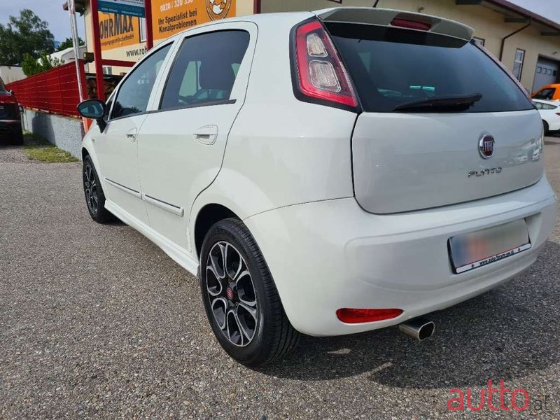 2016' Fiat Punto photo #5