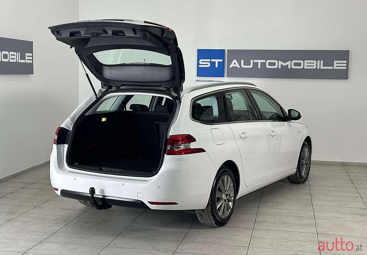 2020' Peugeot 308 photo #5