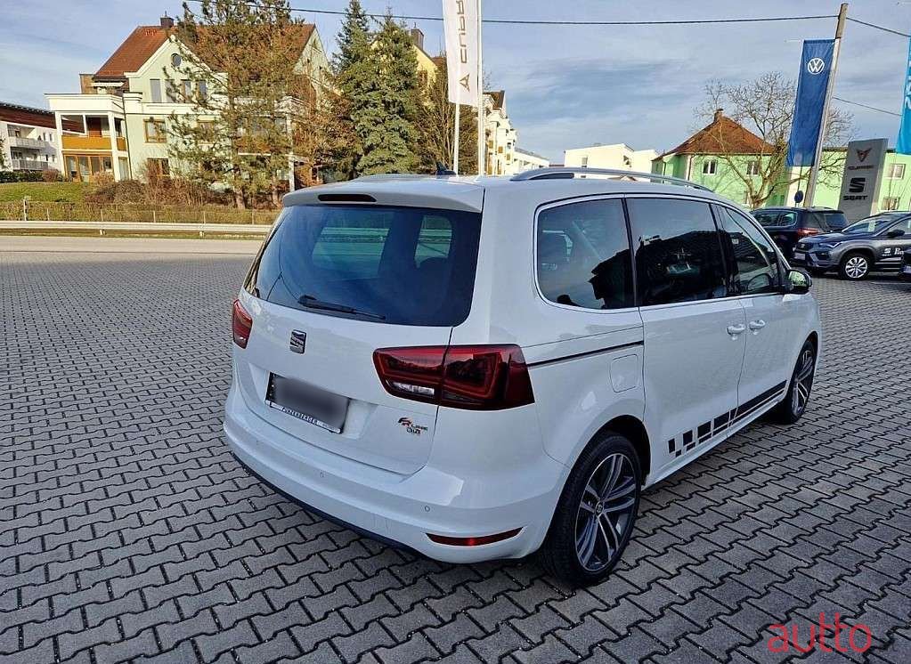 2020' SEAT Alhambra photo #2
