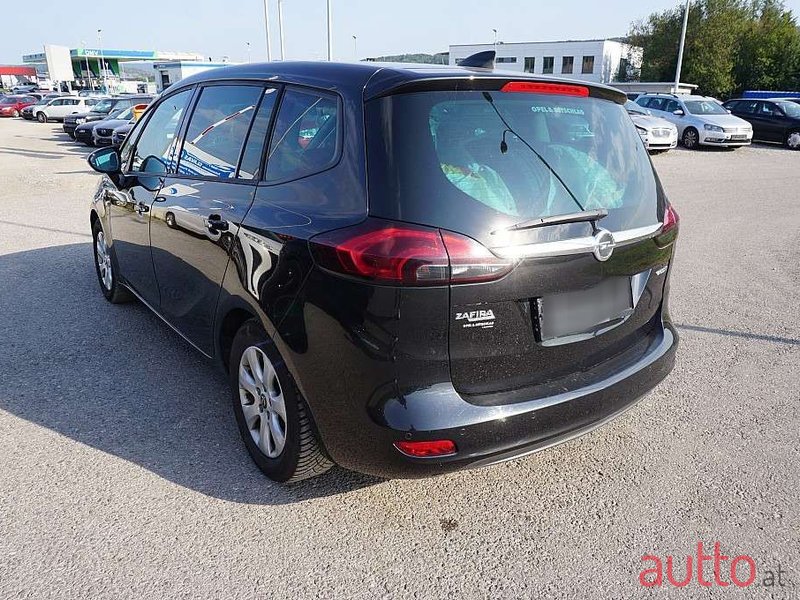 2015' Opel Zafira photo #5