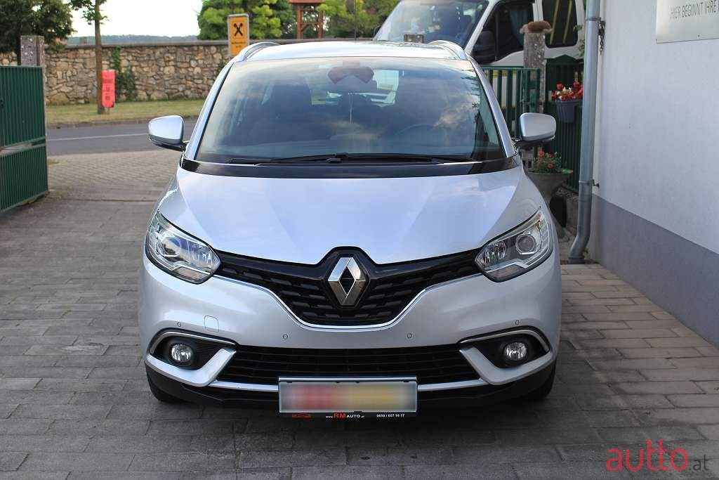 2017' Renault Scenic photo #2