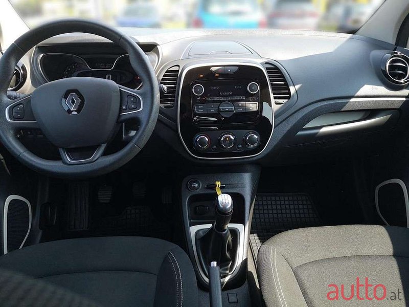 2019' Renault Captur photo #4