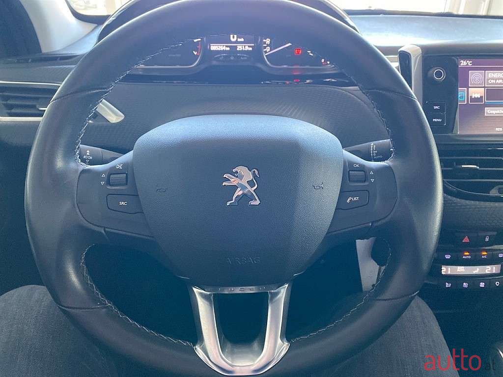 2016' Peugeot 2008 photo #5