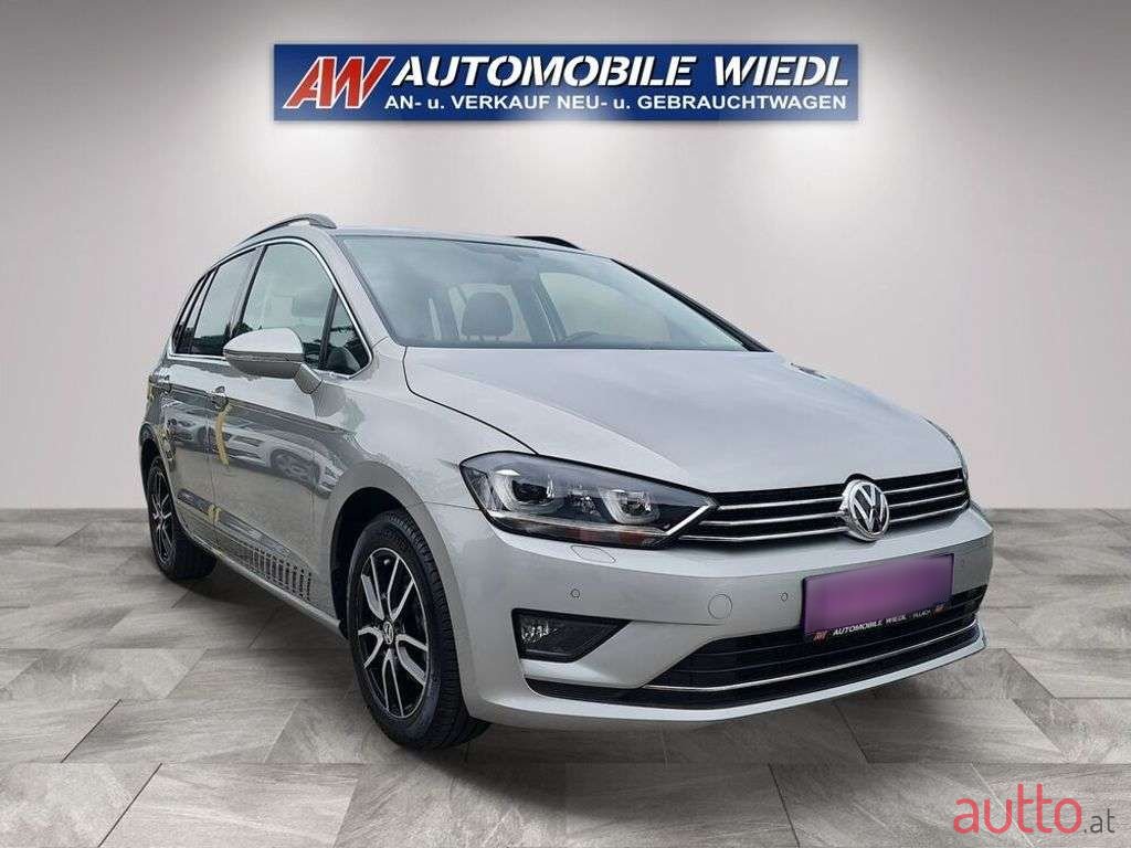 2014' Volkswagen Golf photo #3