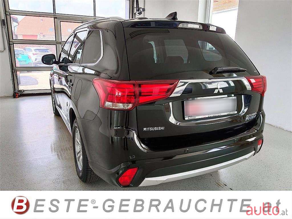 2016' Mitsubishi Outlander photo #4