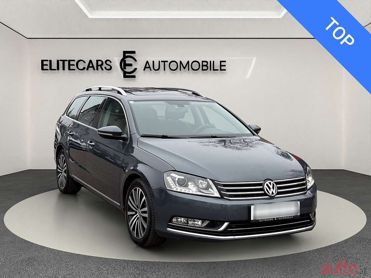 2011' Volkswagen Passat photo #1