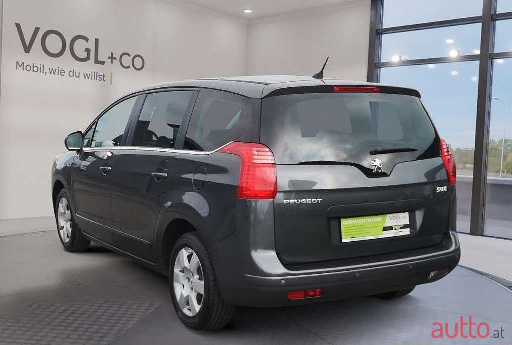 2013' Peugeot 5008 photo #3