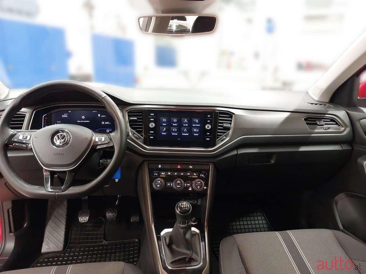 2019' Volkswagen T-Roc photo #4