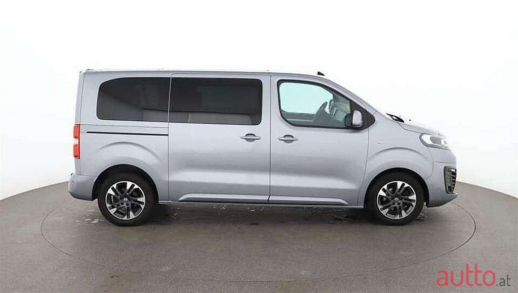 2020' Opel Zafira photo #1