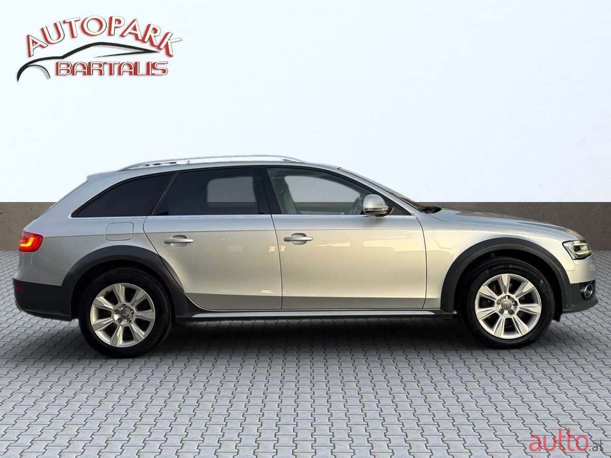 2012' Audi A4 Allroad photo #3