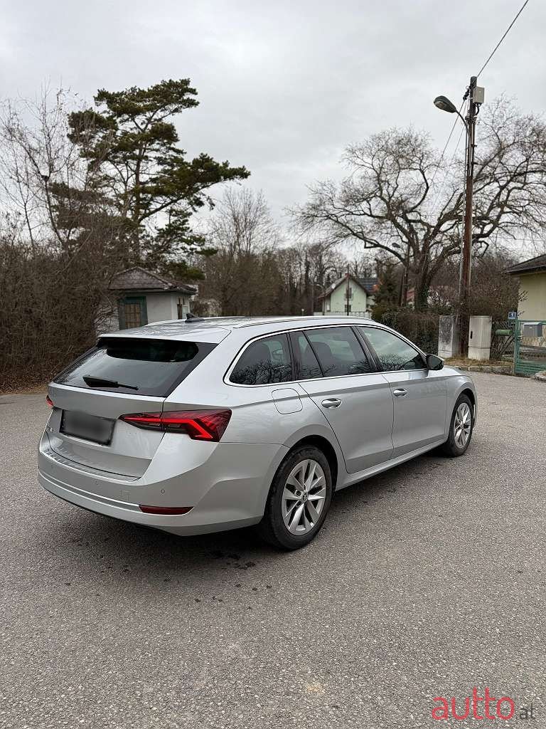2023' Skoda Octavia photo #5