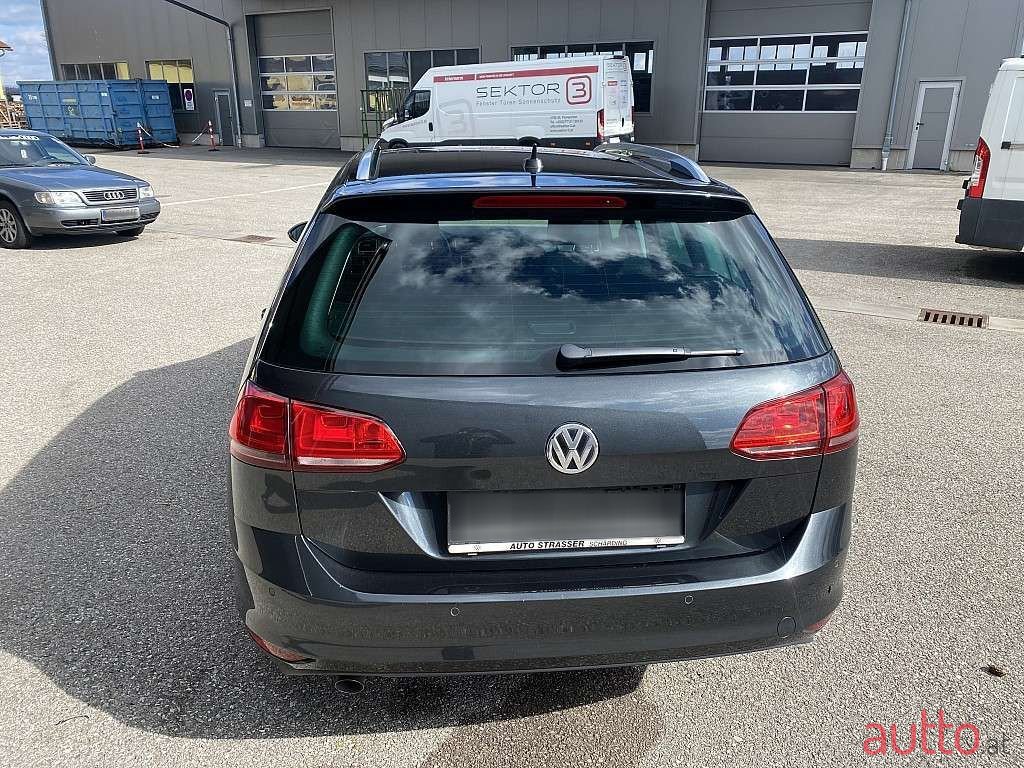 2016' Volkswagen Golf photo #6