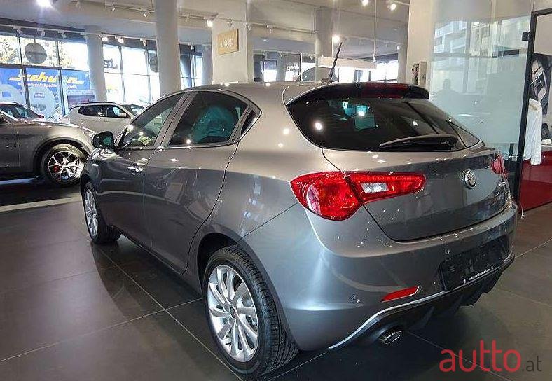 2020' Alfa Romeo Giulietta photo #1