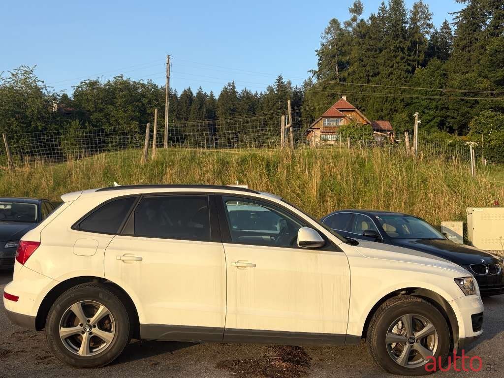 2011' Audi Q5 photo #5