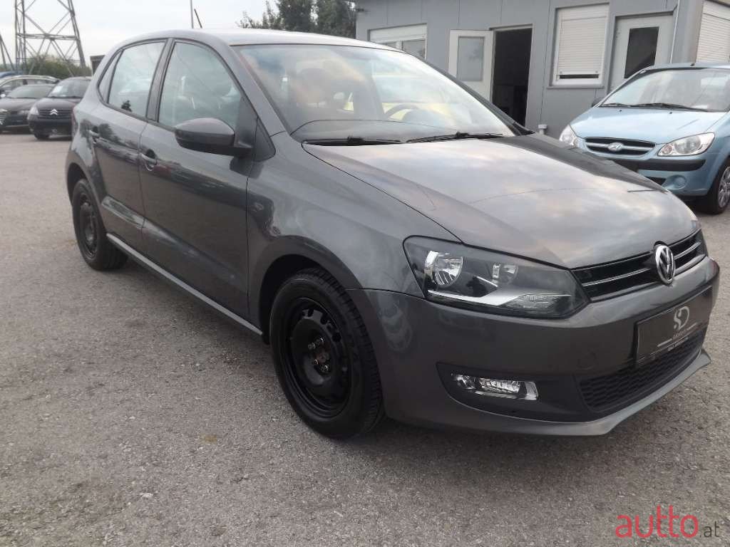 2013' Volkswagen Polo photo #1