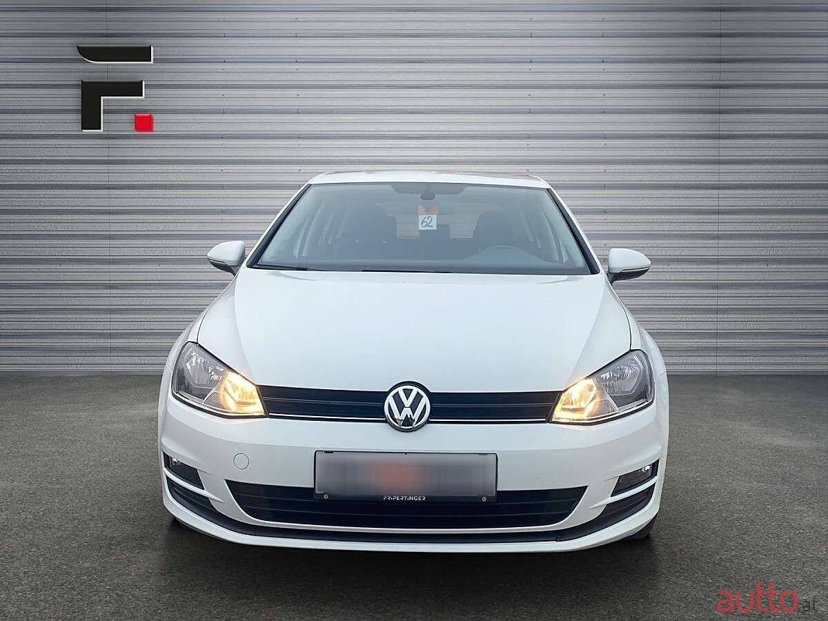 2016' Volkswagen Golf photo #2