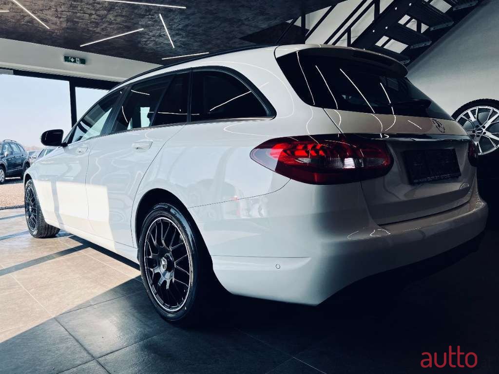 2018' Mercedes-Benz C-Klasse photo #5